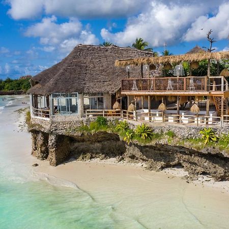 Coral Rocks Hotel & Restaurant Джамбиани Экстерьер фото