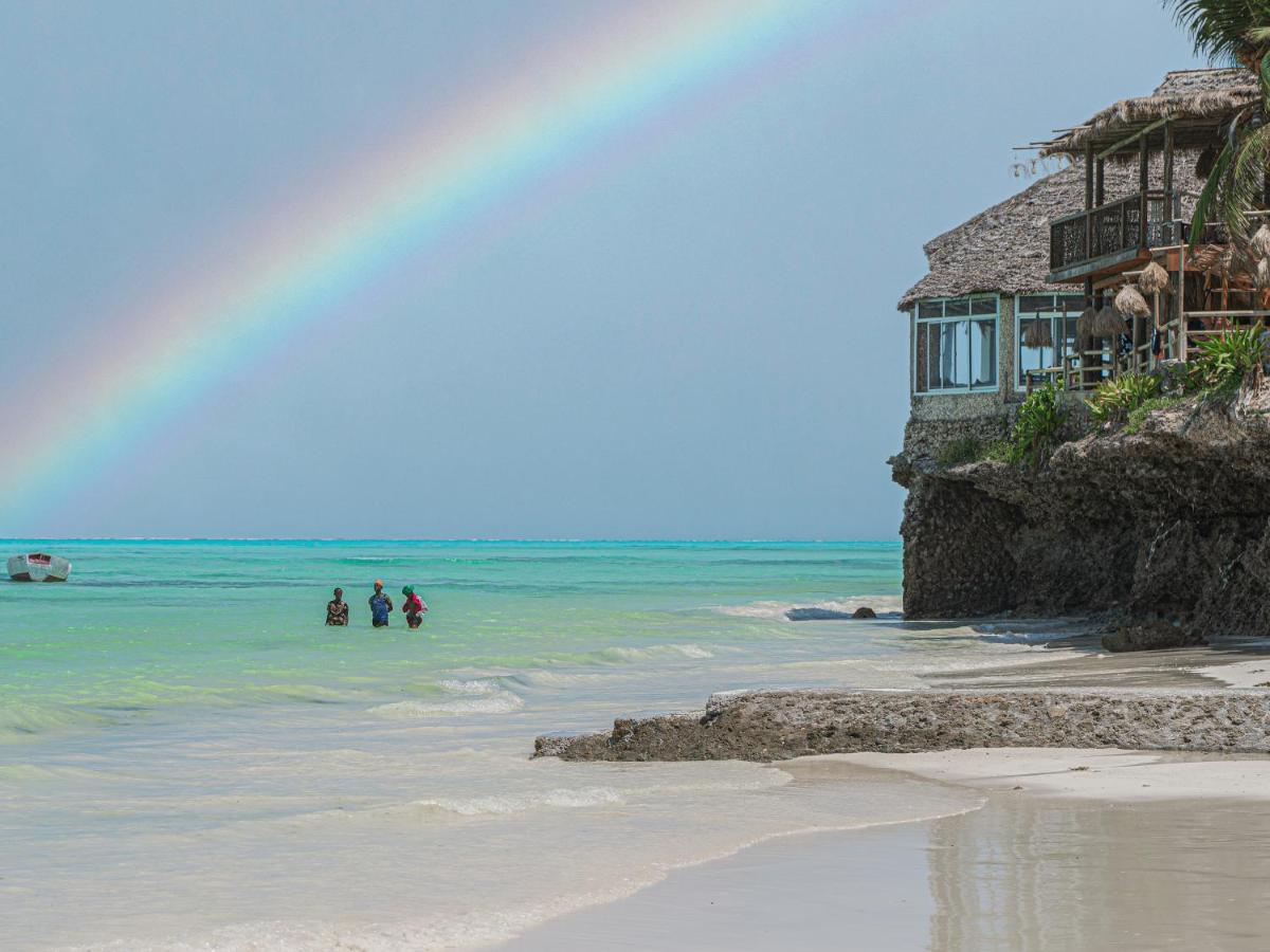 Coral Rocks Hotel & Restaurant Джамбиани Экстерьер фото